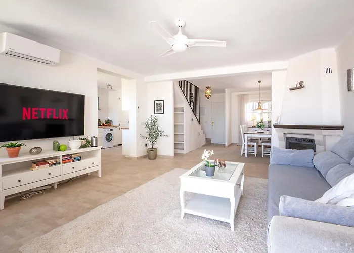 Holiday home Lovely Townhouse, Several Terraces, Garden, Pool Nerja