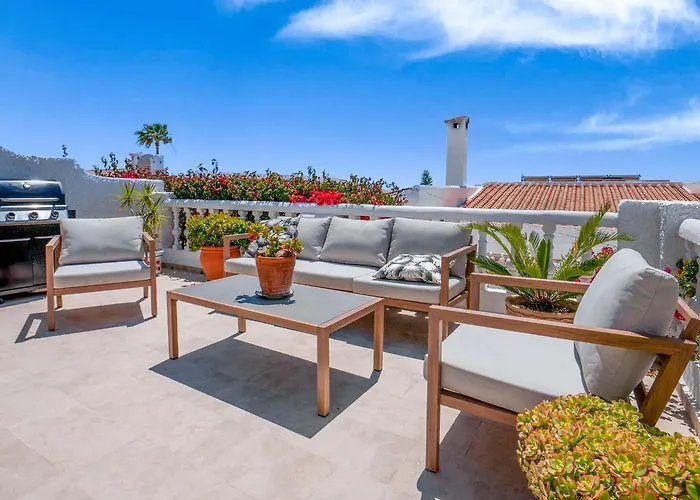 Holiday home Lovely Townhouse, Several Terraces, Garden, Pool *