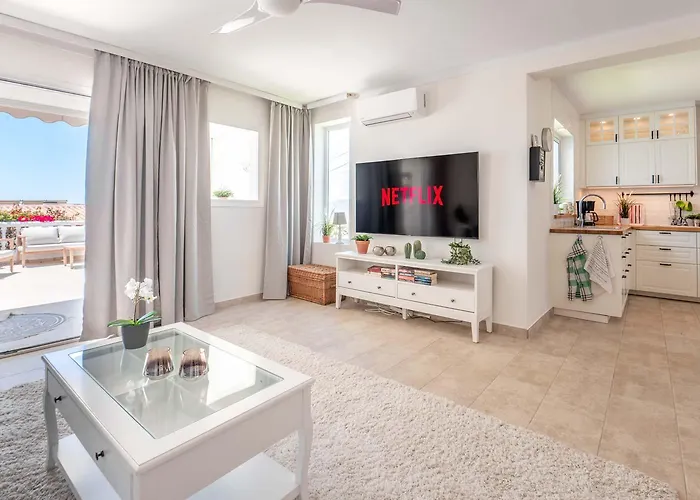 Holiday home Lovely Townhouse, Several Terraces, Garden, Pool