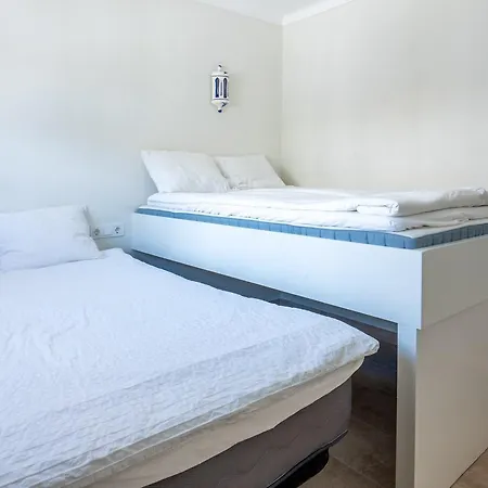 Lovely Townhouse, Several Terraces, Garden, Pool נרחה