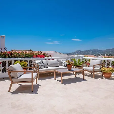 Lovely Townhouse, Several Terraces, Garden, Pool Nerja