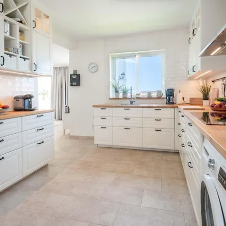 Lovely Townhouse, Several Terraces, Garden, Pool Vakantiehuis *