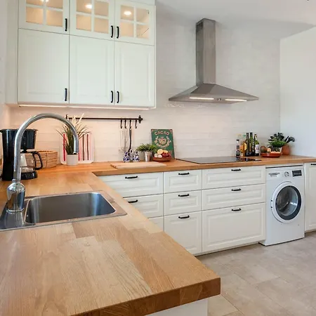 Lovely Townhouse, Several Terraces, Garden, Pool Vakantiehuis Nerja