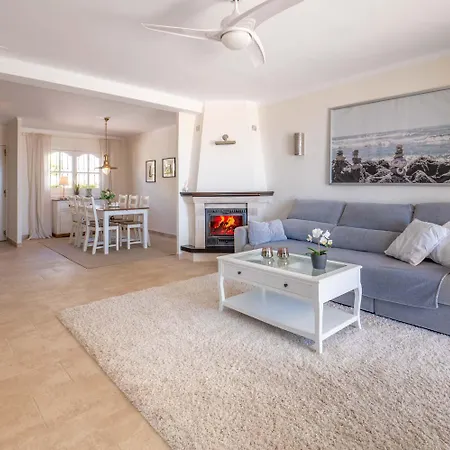 Vakantiehuis Lovely Townhouse, Several Terraces, Garden, Pool *