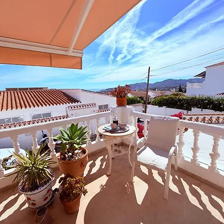 Lovely Townhouse, Several Terraces, Garden, Pool * נרחה