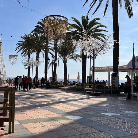 Lovely Townhouse, Several Terraces, Garden, Pool נרחה