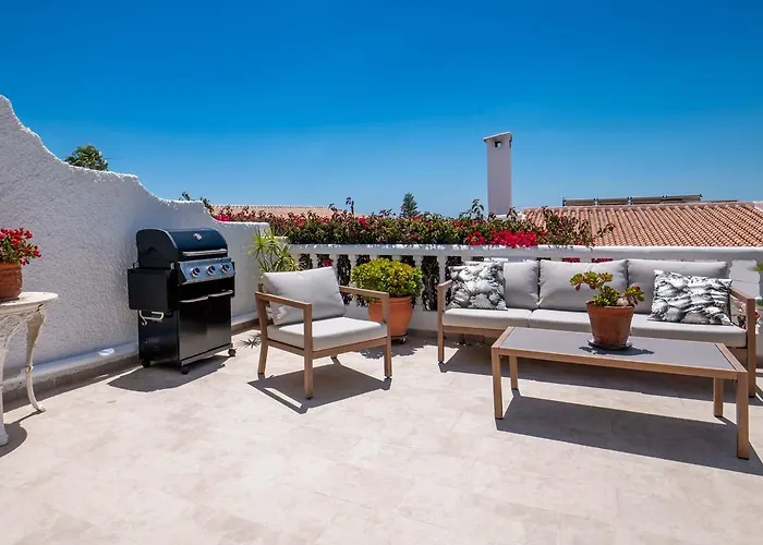 Lovely Townhouse, Several Terraces, Garden, Pool Дом отдыха Нерха