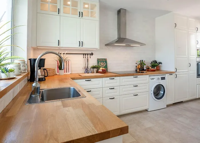 Lovely Townhouse, Several Terraces, Garden, Pool Дом отдыха Нерха