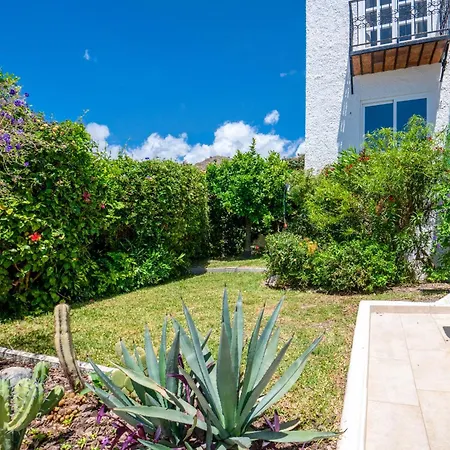 Lovely Townhouse, Several Terraces, Garden, Pool *