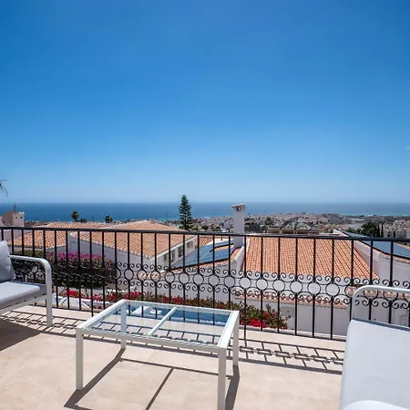 Lovely Townhouse, Several Terraces, Garden, Pool Nerja