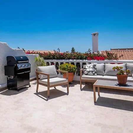 Lovely Townhouse, Several Terraces, Garden, Pool Сasa de vacaciones Nerja